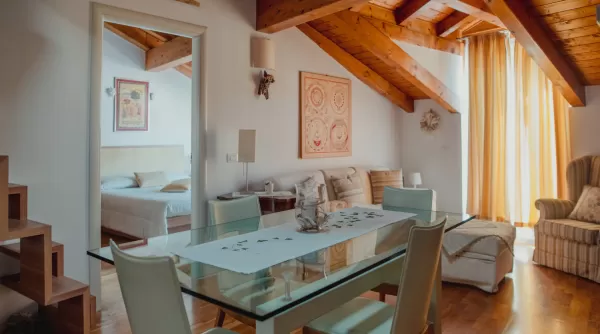 Briciola | Mansarda lusso terrazzo ascensore e AC